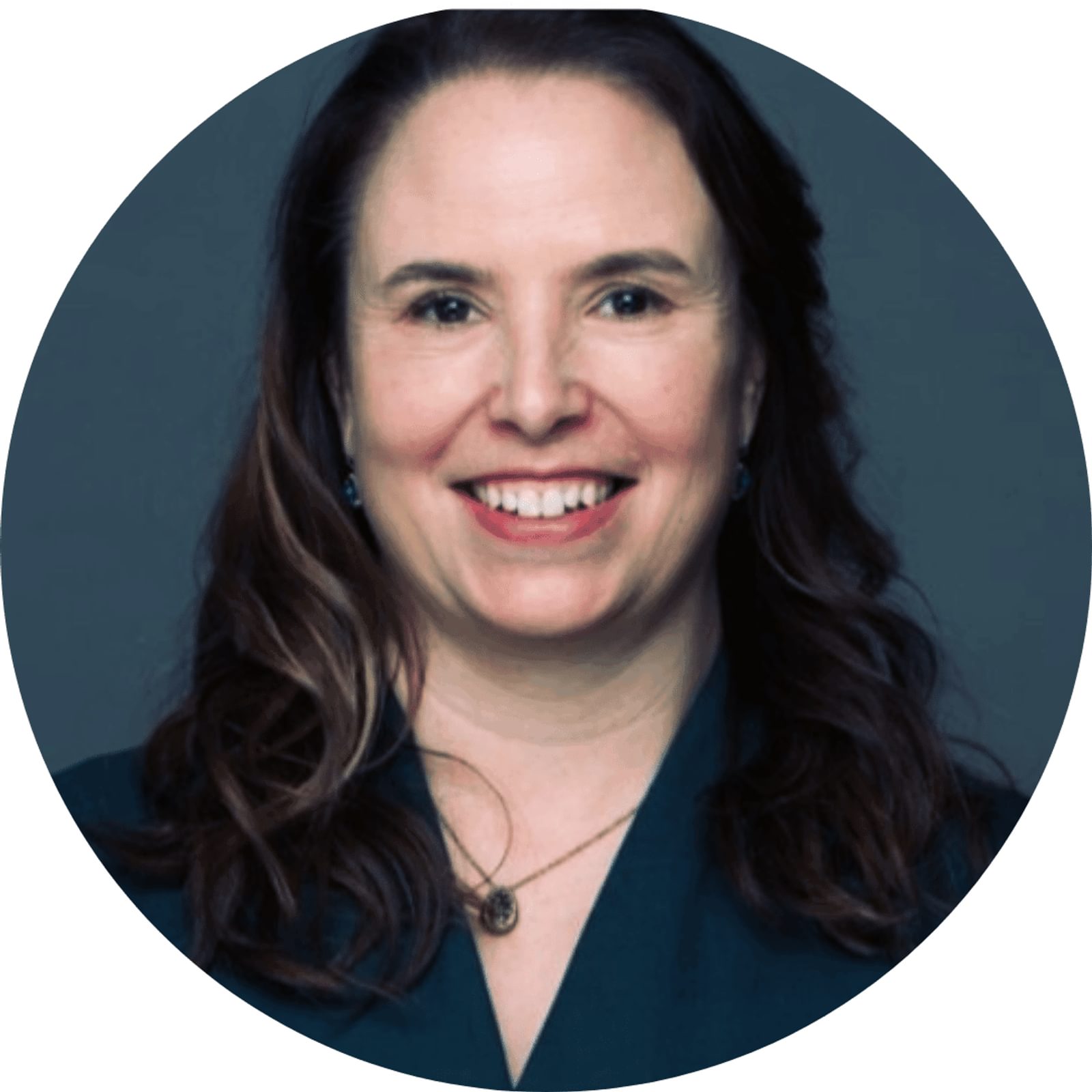 Allice Avellanet's headshot in circular frame