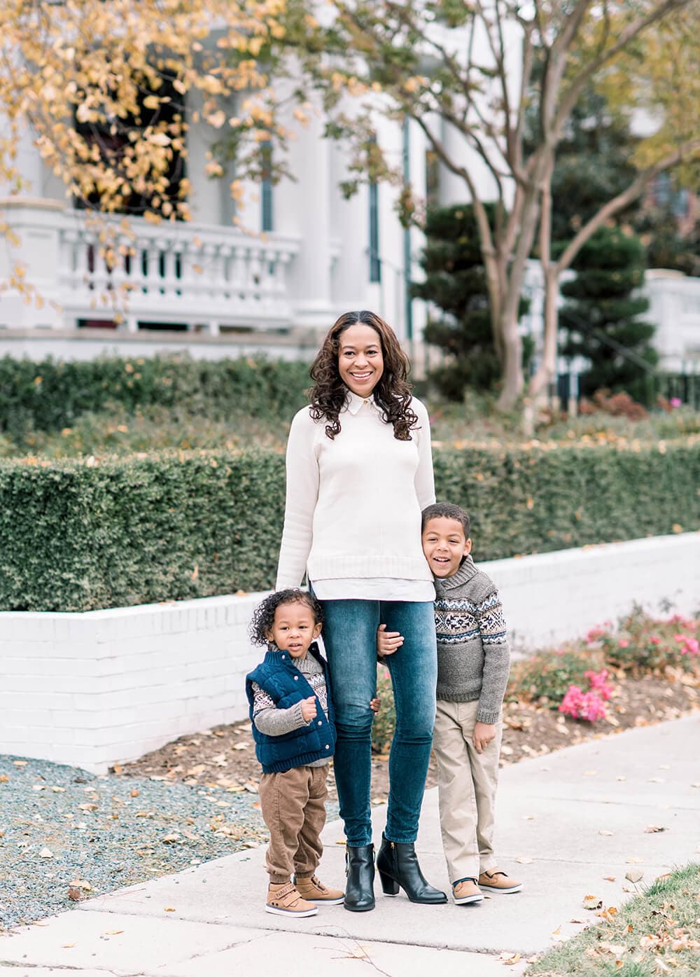 Elyce-Middlebrooks-with-her-children